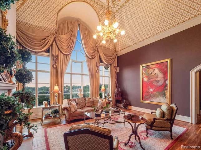 Image for article titled A Michigan villa, a Georgia mansion, and a Pennsylvania ranch: A special swing state luxury real estate roundup