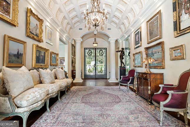 Image for article titled A Michigan villa, a Georgia mansion, and a Pennsylvania ranch: A special swing state luxury real estate roundup