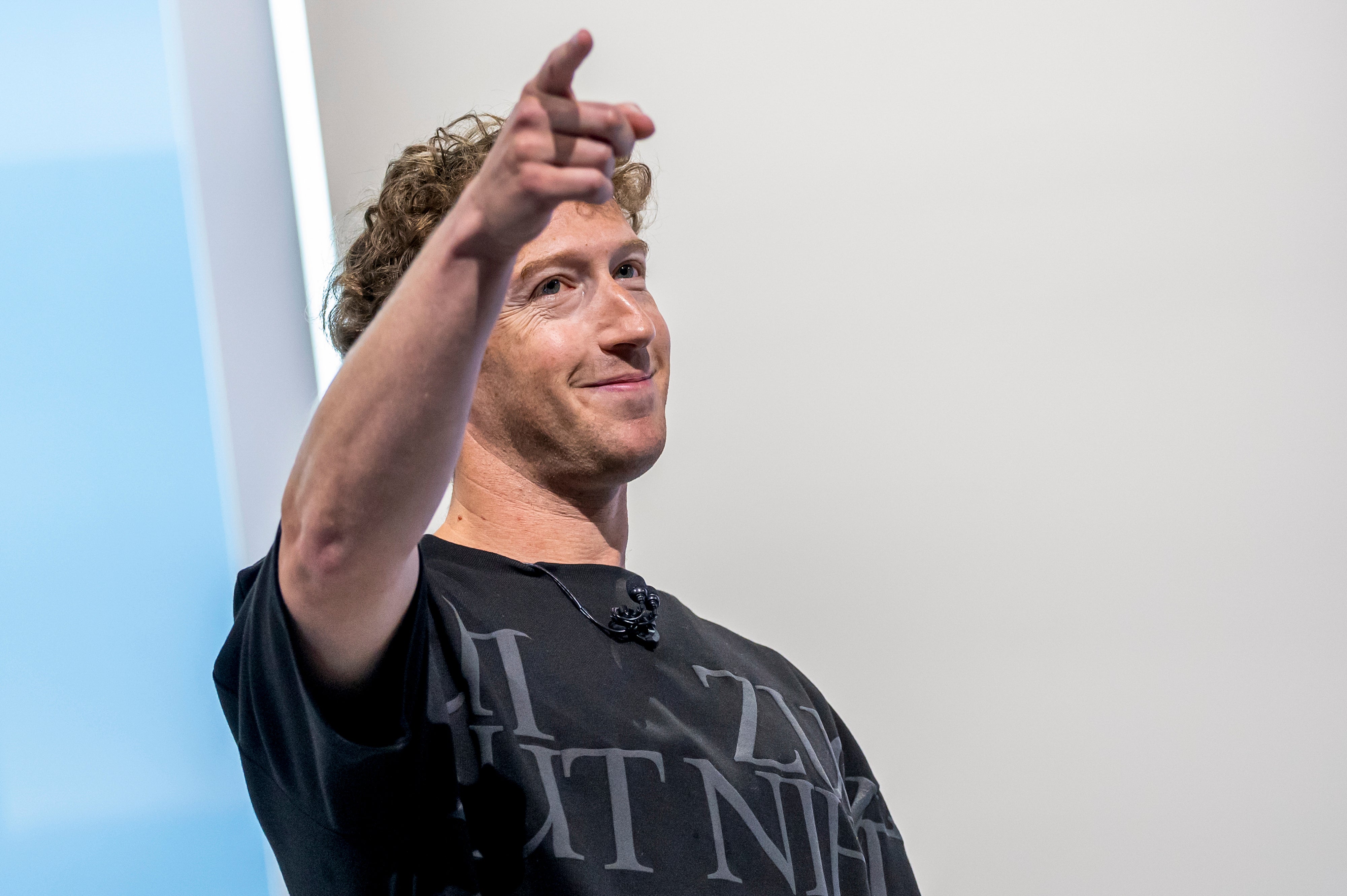 Image for Mark Zuckerberg joined Nvidia's CEO in doubting quantum computing — and the stocks plunge again