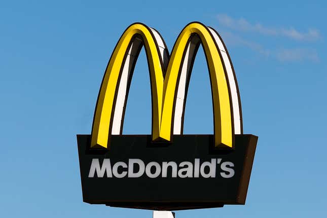 Image for article titled McDonald's, Wendy's, and 8 other fast food chains ranked by actually getting your order right