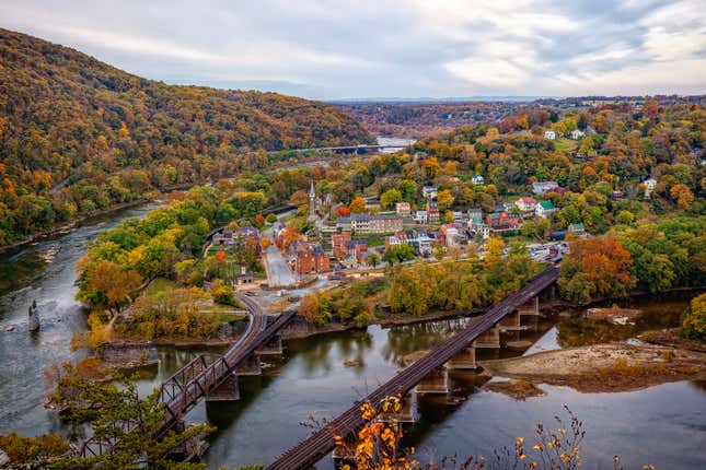 Image for article titled The 5 best states in America to raise a family — and the 5 worst
