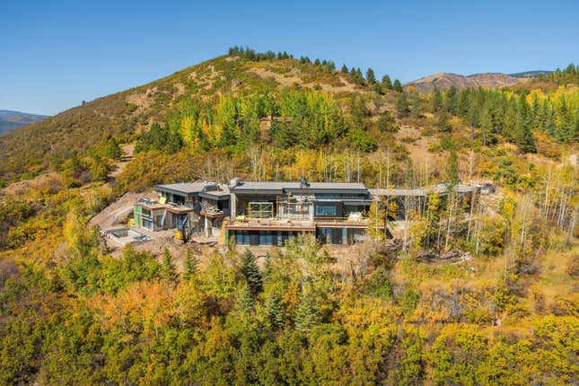 Image for article titled A legendary Hollywood mansion, a slope-side Aspen escape, and an Oregon ranch: This week’s luxury real estate roundup