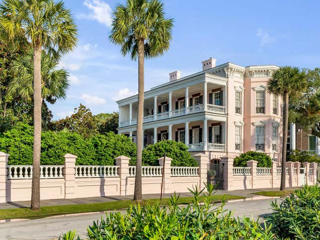 Image for article titled Check out the many, many properties owned by Trump's Treasury Secretary pick Scott Bessent