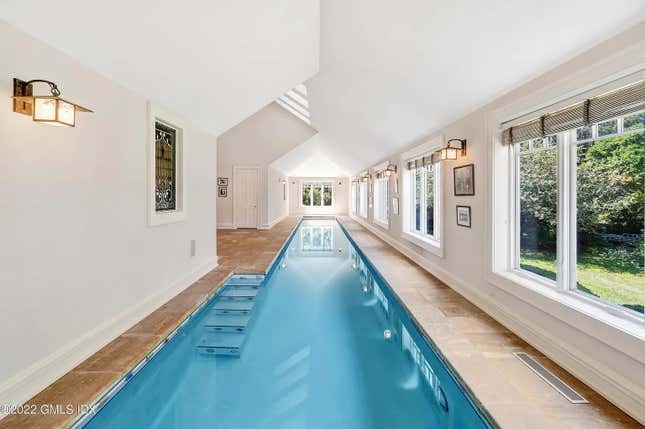 Image for article titled Donald Trump’s Greenwich mansion finally has a buyer after 15 years