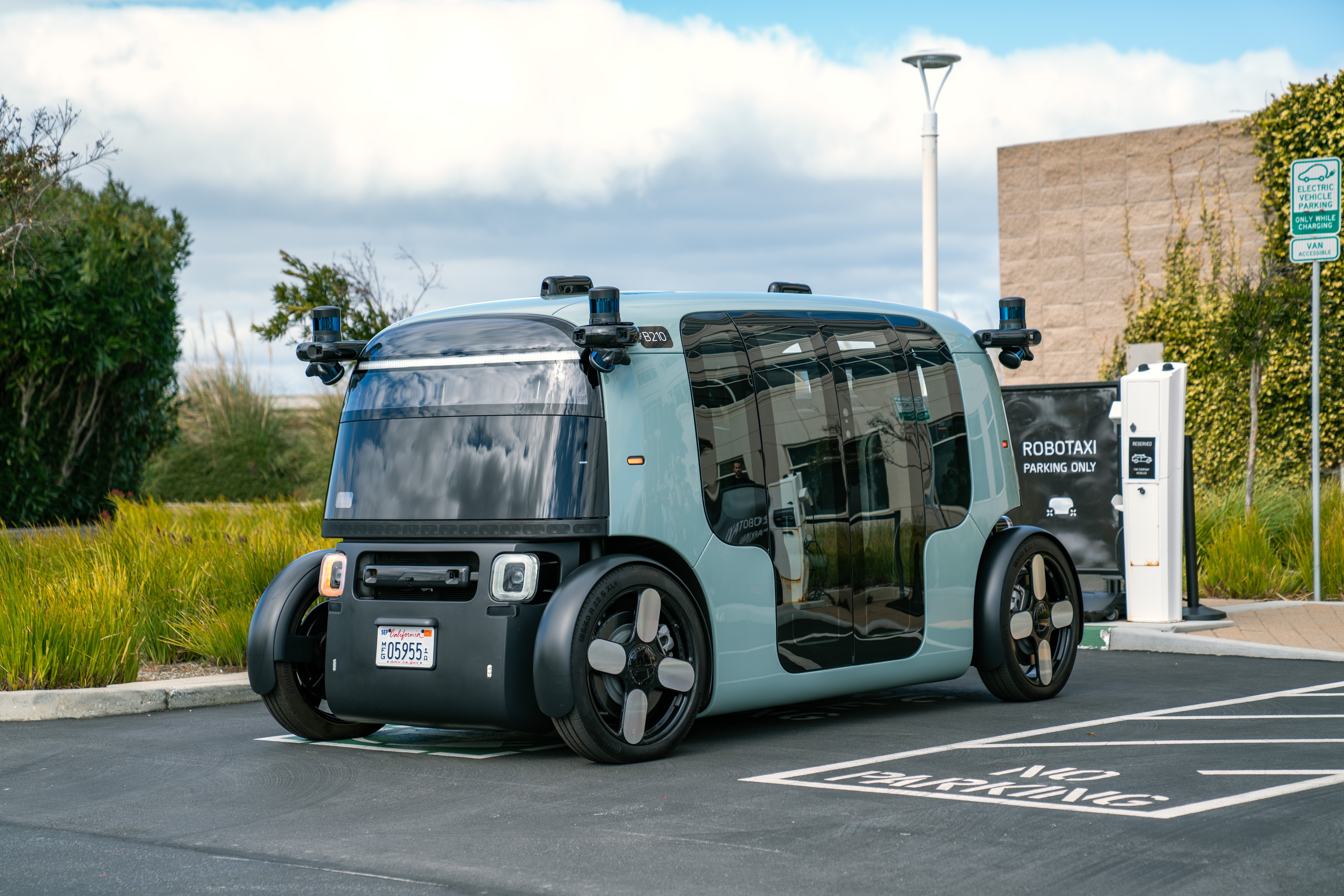 Image for Zoox's self-driving cars are hitting the street. Meet the people working on the 'hot dog toasters' on wheels