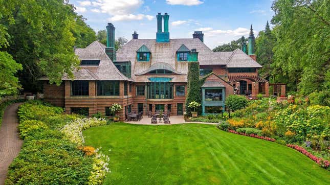 Image for article titled A Michigan villa, a Georgia mansion, and a Pennsylvania ranch: A special swing state luxury real estate roundup