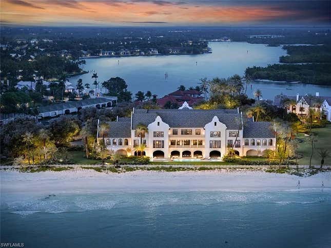 Image for article titled Climate change is coming for the most expensive property in America