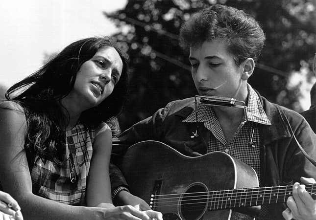 Image for article titled Look inside Bob Dylan’s $7.25 million New York townhouse