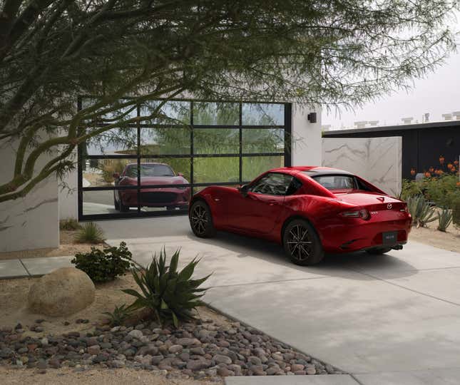 Image for article titled 4 cars that are perfect for winter, according to Edmunds — and cost less than $40,000