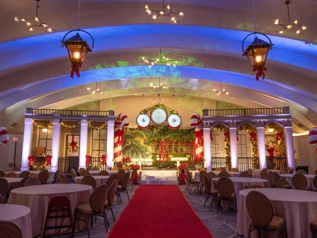 Image for article titled The 5 top-rated hotels for Christmas travel