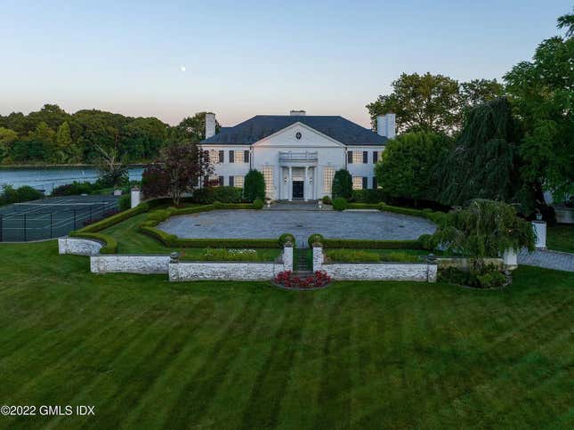 Image for article titled Donald Trump’s Greenwich mansion finally has a buyer after 15 years