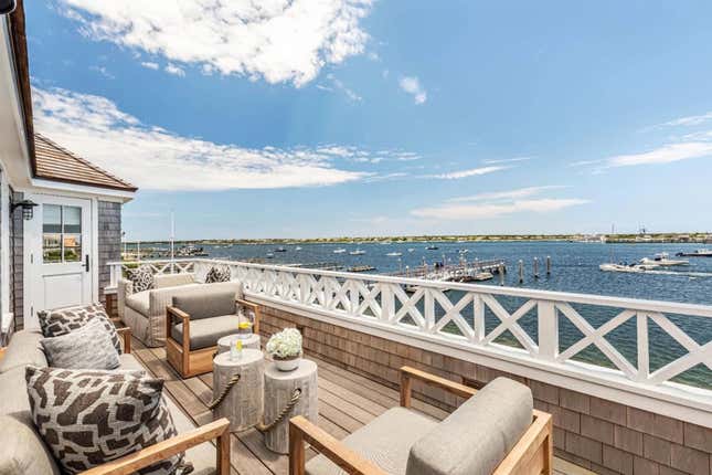 Image for article titled A legendary Hollywood mansion, a slope-side Aspen escape, and an Oregon ranch: This week’s luxury real estate roundup