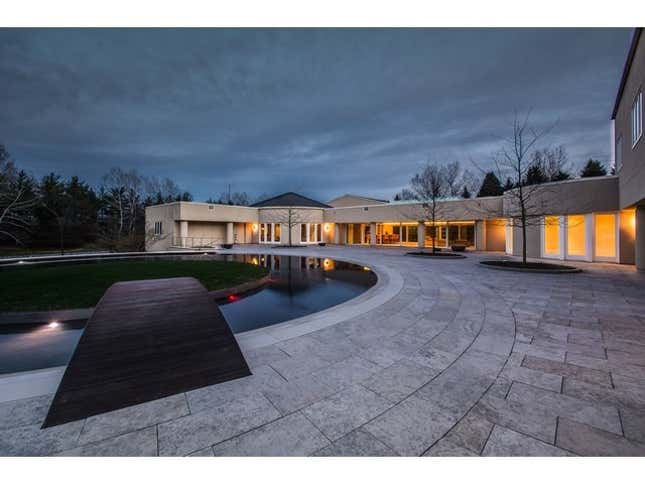 Image for article titled Kylie Jenner, Michael Jordan and others with multi-million dollar mansions that sat on the market for years